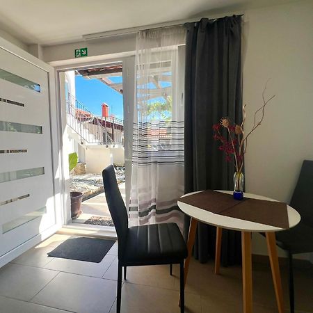 Azzurro Mare Apartment Pula Ngoại thất bức ảnh