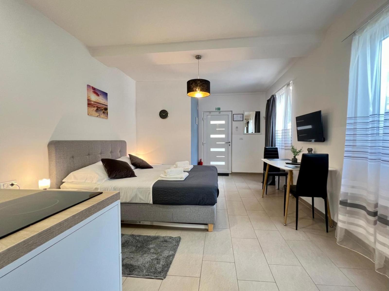 Azzurro Mare Apartment Pula Ngoại thất bức ảnh