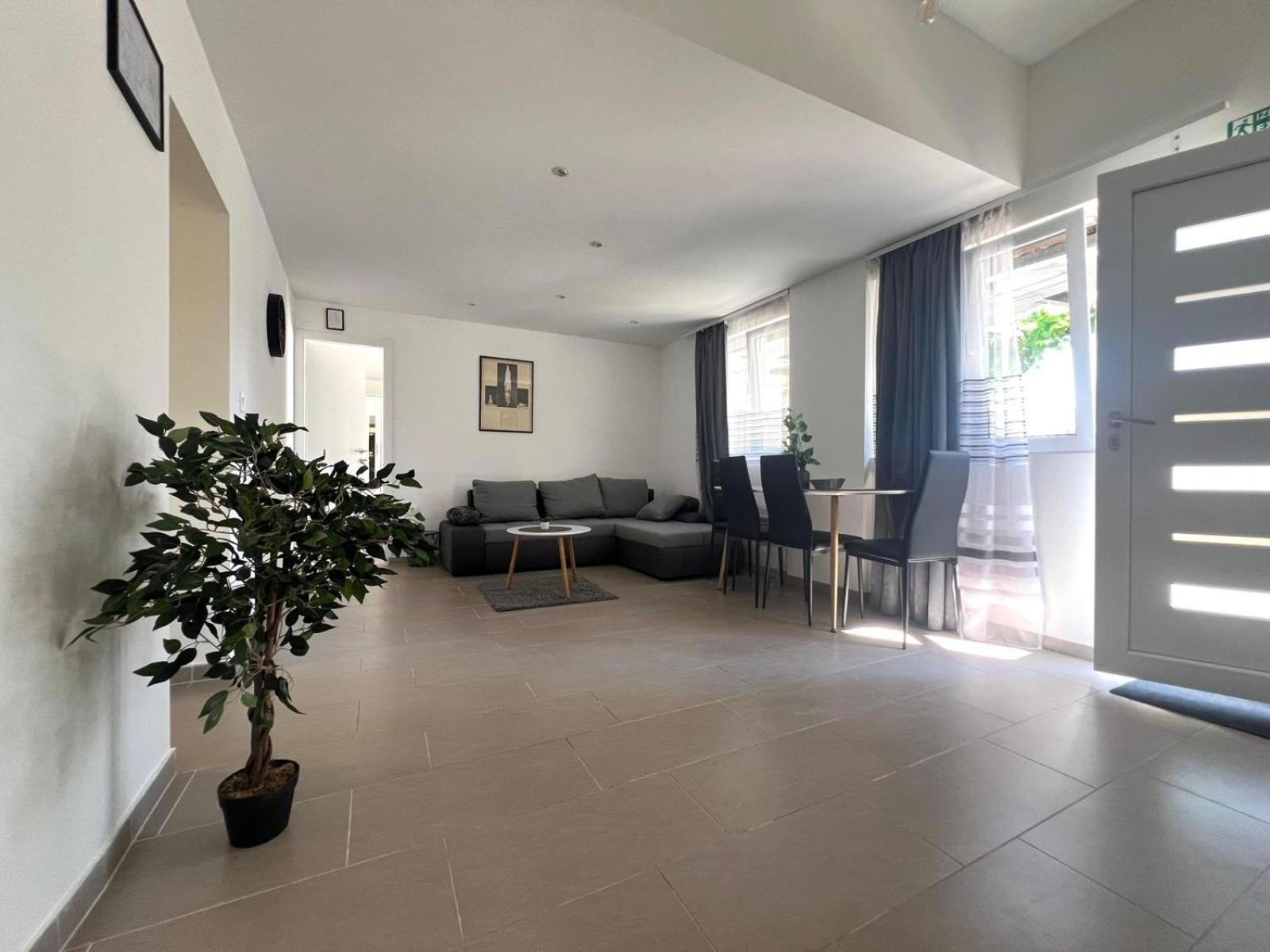 Azzurro Mare Apartment Pula Ngoại thất bức ảnh