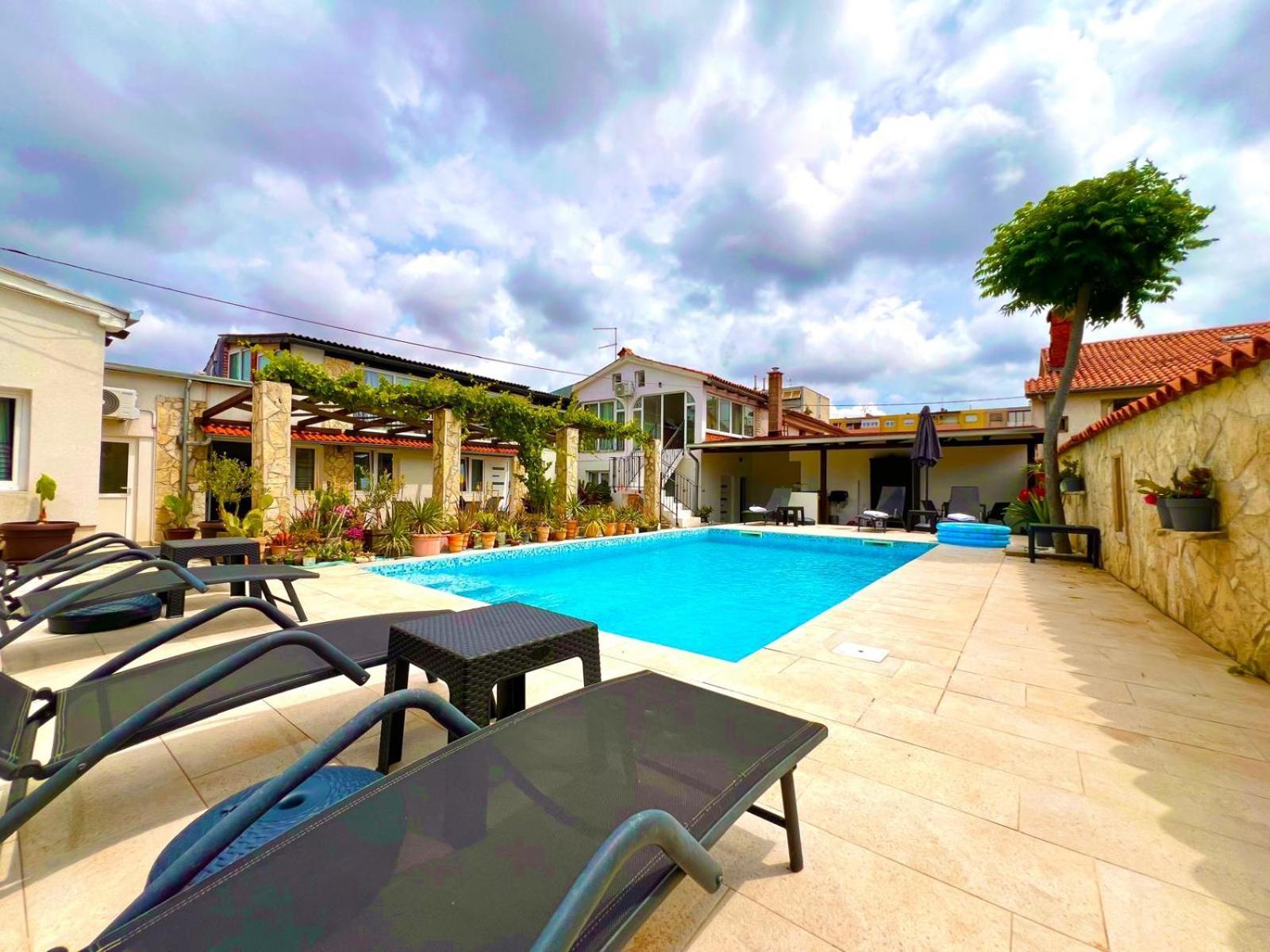 Azzurro Mare Apartment Pula Ngoại thất bức ảnh