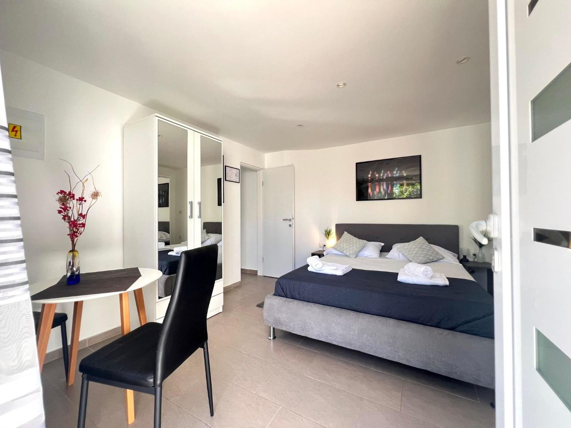 Azzurro Mare Apartment Pula Ngoại thất bức ảnh