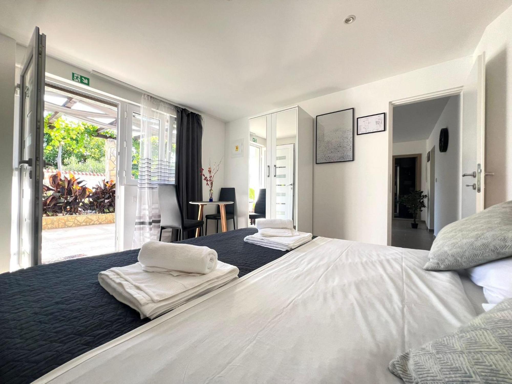 Azzurro Mare Apartment Pula Ngoại thất bức ảnh